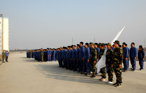 必发2011年新员工军训落下帷幕