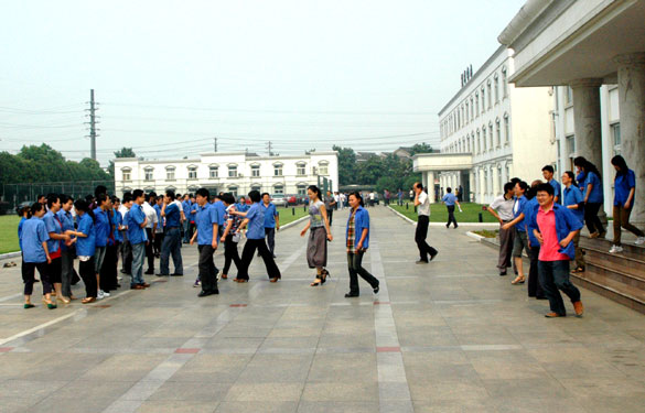 必发举行应急响应演练与消防知识培训