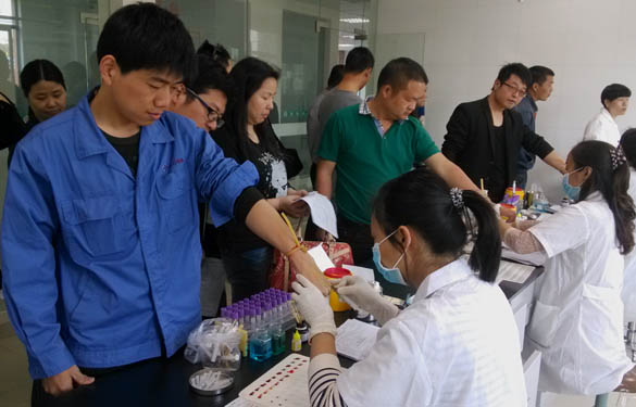 迎“五四”献爱心，，，必发掀起献血热潮