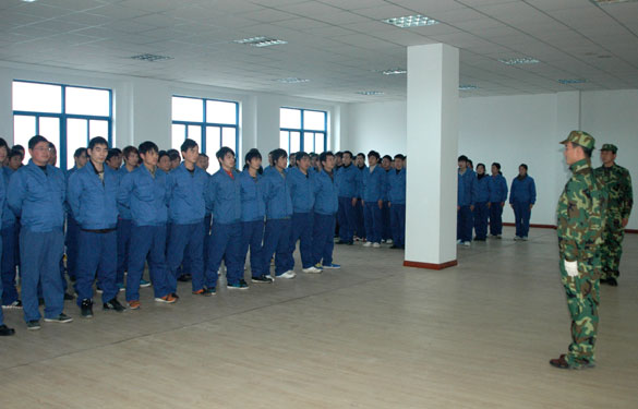 必发2012年新员工军训落下帷幕
