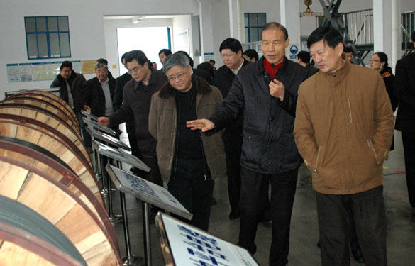 江苏省人大财经事情聚会与会向导来必发集团旅行考察