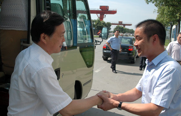 江苏省政府科技立异工程督查组来必发集团调研